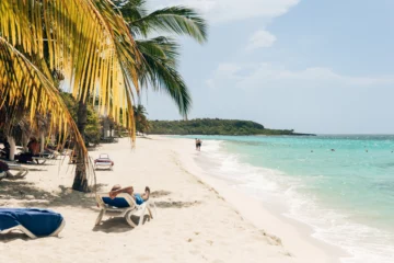 Blick auf die Playa Esmeralda in Holguin